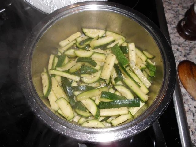 Rezept: Lammfilet mit Weinsoße und Zucchini>> Bild Nr. 10 Lammfilet mit Weinsoße und Zucchini>> - Rezept - Bild Nr. 10