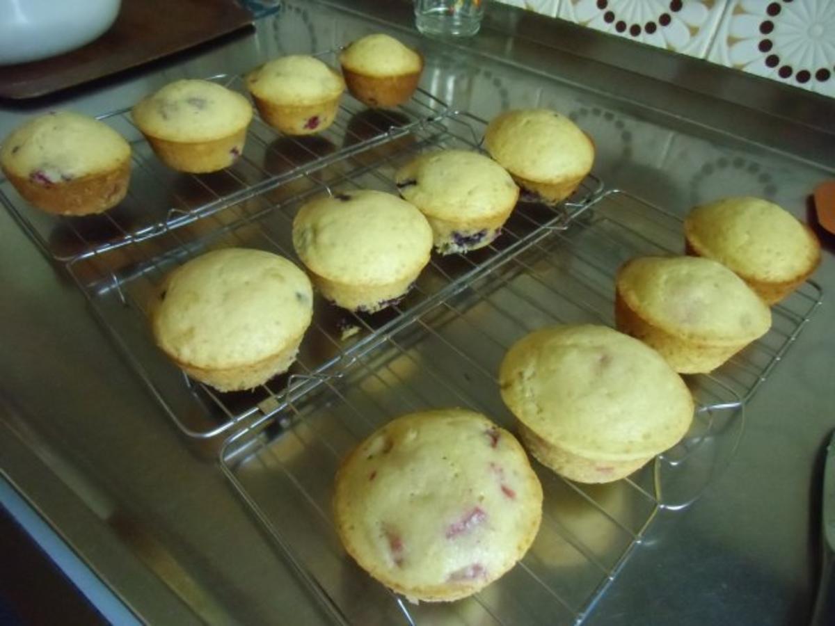 MUFFINS MIT BEEREN - Rezept - Bild Nr. 2