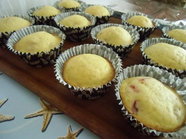 MUFFINS MIT BEEREN - Rezept