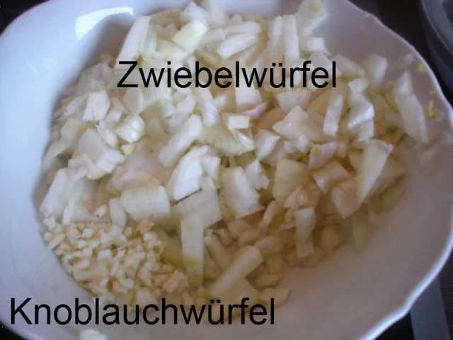 Rezept: Waldpilzsauce mit Semmelknödel Bild Nr. 7 Waldpilzsauce mit Semmelknödel - Rezept - Bild Nr. 7