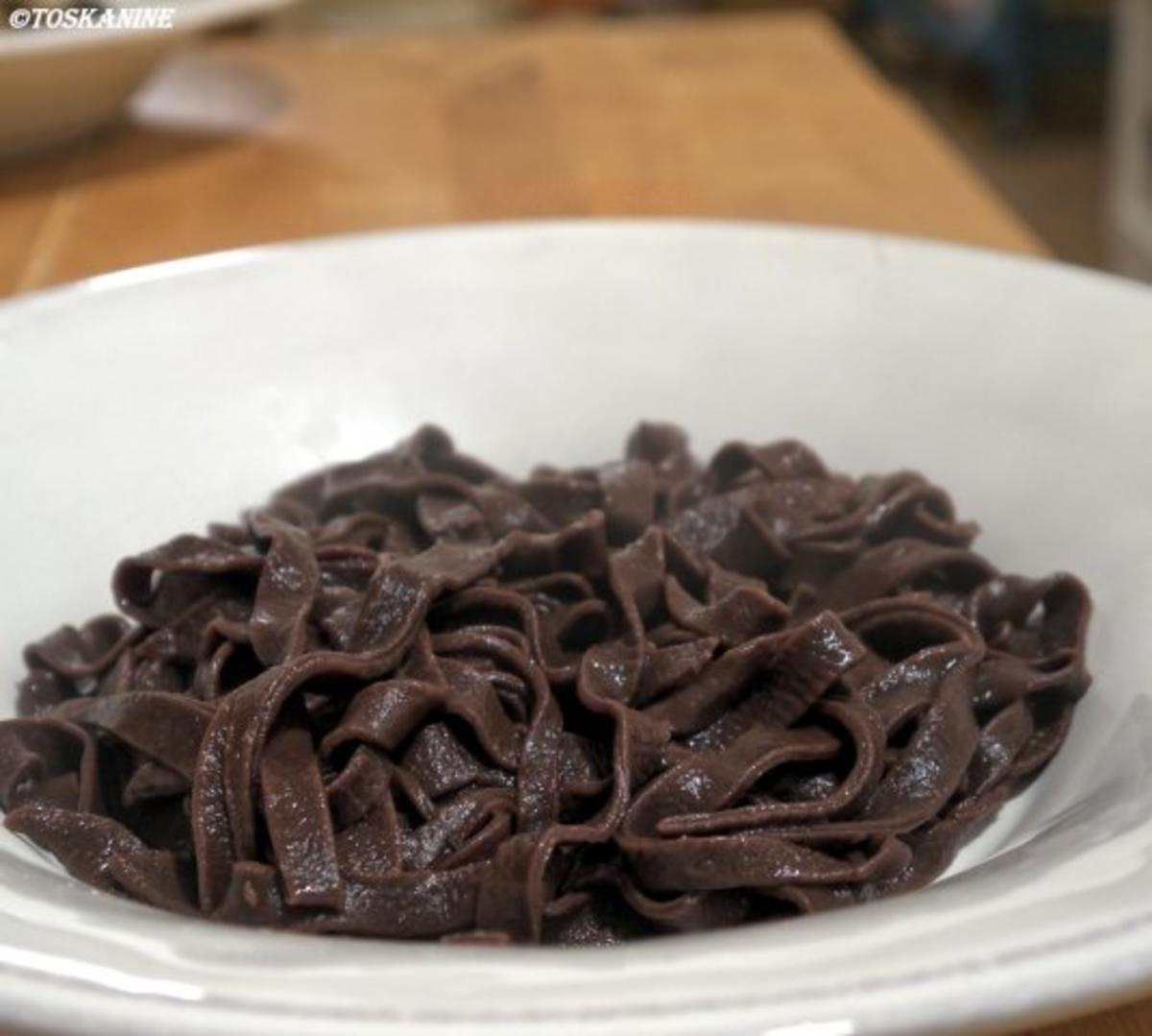 Tagliatelle di Cioccolato con Ragù di Cinghiale - Rezept - Bild Nr. 16