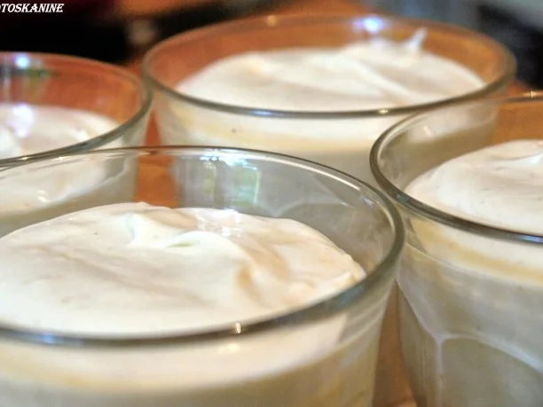 Aniscreme mit Ouzo-Aprikosen - Rezept - Bild Nr. 11