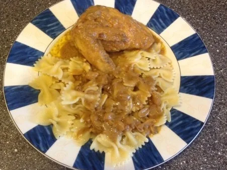 Hähnchen in Curry-Erdnuss-Kokos-Soße - Rezept