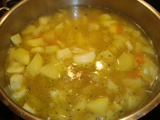 Rezept: Kartoffelsuppe Bild Nr. 3 Kartoffelsuppe - Rezept - Bild Nr. 3