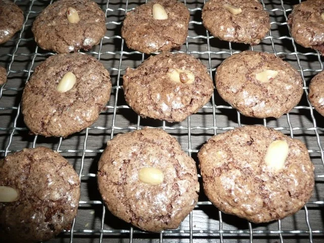 Weihnachtsgebäck : Schokoladen- Erdnuss- Plätzchen - Rezept - Bild Nr. 2