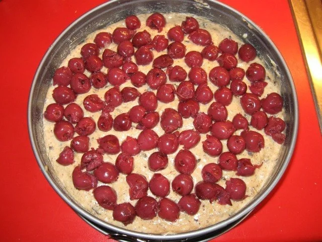 Rezept: Kirsch - Schoko - Kuchen mit Nüssen Bild Nr. 11 Kirsch - Schoko - Kuchen mit Nüssen - Rezept - Bild Nr. 11