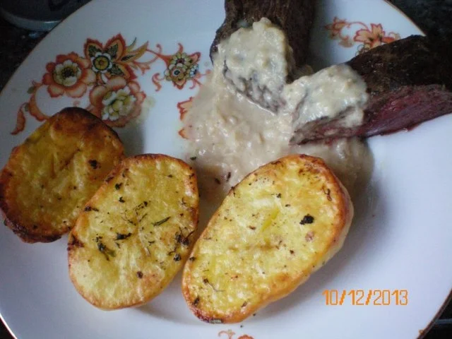 Straußensteak mit Backkartoffeln - Rezept