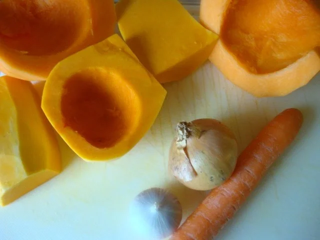 Rezept: einfache Kürbissuppe nach "SuppenGeniesser Art" Bild Nr. 2 einfache Kürbissuppe nach "SuppenGeniesser Art" - Rezept - Bild Nr. 2