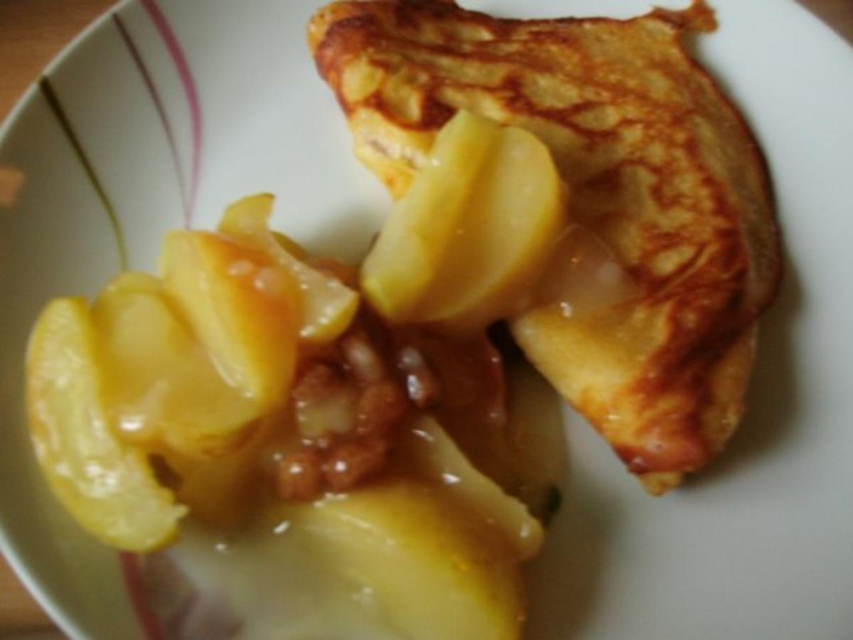 Süße Mahlzeit -fluffige Eierkuchen mit Apfelpudding - einfach - 145 ...