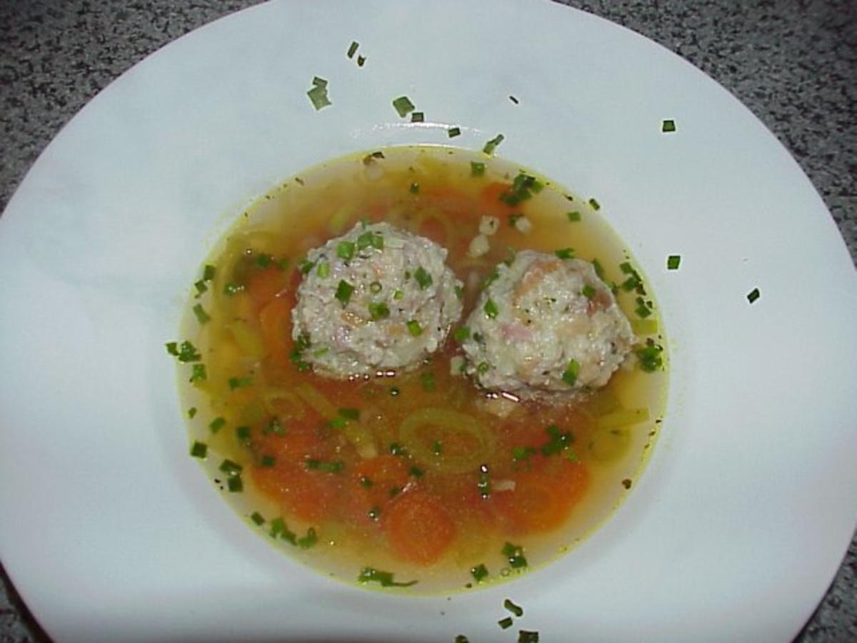 Südtiroler Speckknödel Suppe - Rezept