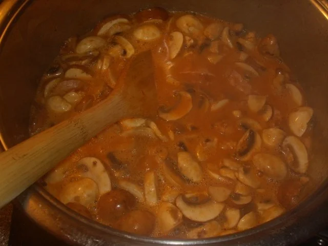Pilz-Gulasch mit Spätzle - Rezept - Bild Nr. 5
