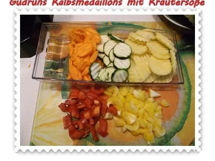 Rezept: Fleisch: Kalbsmedaillons mit Käse-Kräutersoße und gedämpften Gemüse Bild Nr. 6 Fleisch: Kalbsmedaillons mit Käse-Kräutersoße und gedämpften Gemüse - Rezept - Bild Nr. 6