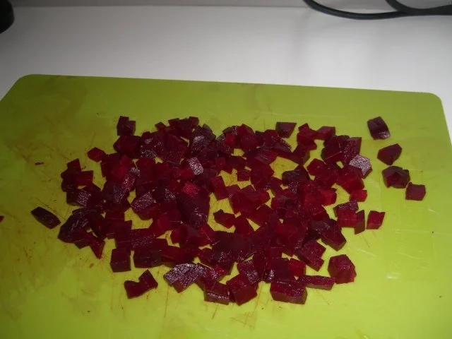 Rezept: Rote-Bete-Suppe mit Ingwer und Meerrettich Bild Nr. 2 Rote-Bete-Suppe mit Ingwer und Meerrettich - Rezept - Bild Nr. 2