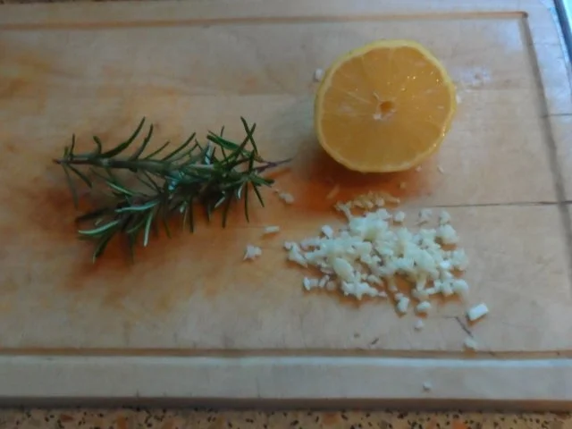 Pikanter Champignonsalat mit Feta und Kräuter-Honig-Senf-Dressing - Rezept - Bild Nr. 3