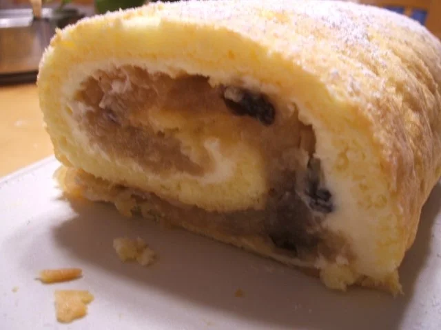 Backen: Biskuitrolle mit Apfelfüllung - Rezept - Bild Nr. 14