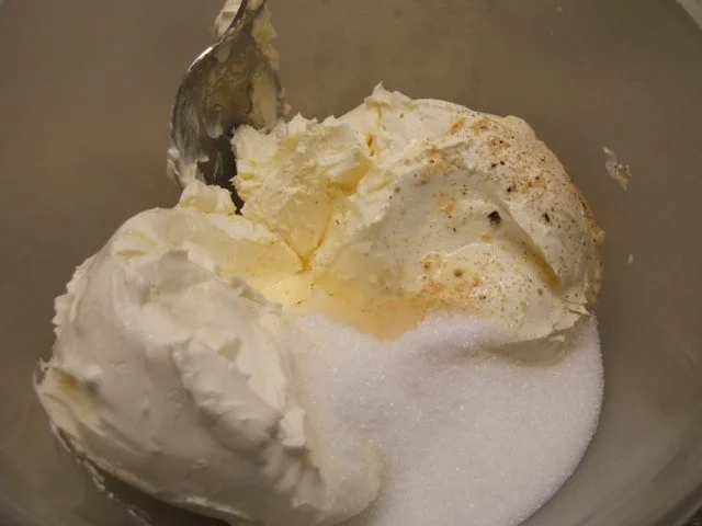 Backen: Biskuitrolle mit Apfelfüllung - Rezept - Bild Nr. 11