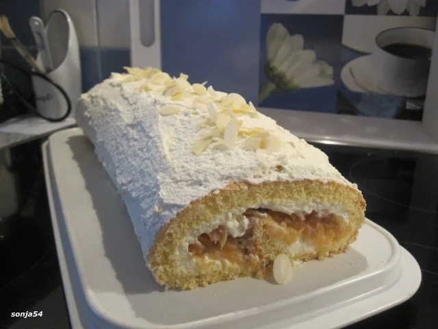 Backen: Biskuitrolle mit Apfelfüllung - Rezept - Bild Nr. 16