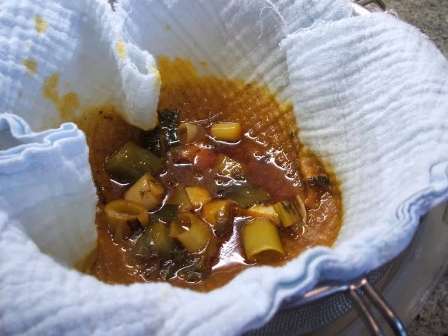 Rezept: Suppen: Rinderbrühe "De Luxe" Bild Nr. 11 Suppen: Rinderbrühe "De Luxe" - Rezept - Bild Nr. 11