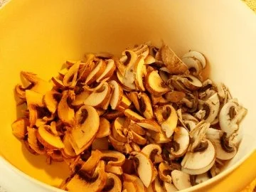 Rezept: Ragout von der Hühnerbrust mit Bandnudeln Bild Nr. 2 Ragout von der Hühnerbrust mit Bandnudeln - Rezept - Bild Nr. 2