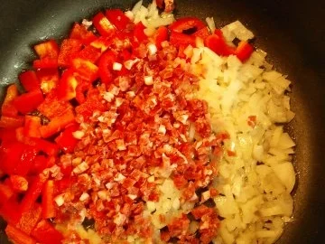 Rezept: Ragout von der Hühnerbrust mit Bandnudeln Bild Nr. 5 Ragout von der Hühnerbrust mit Bandnudeln - Rezept - Bild Nr. 5