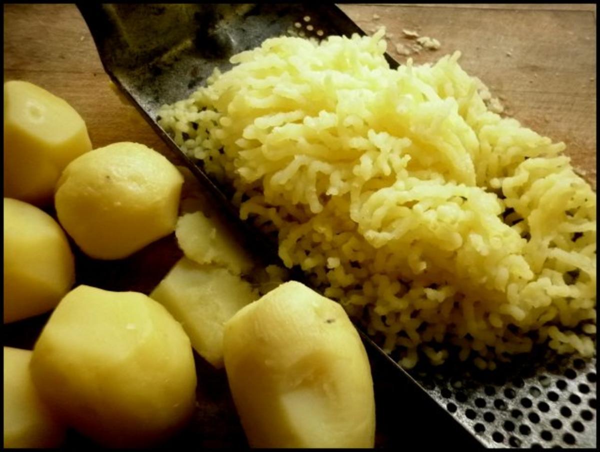 Kartoffelköße mit Pilzfüllung, gebratenen Äpfeln und Hexensoße - Rezept - Bild Nr. 7