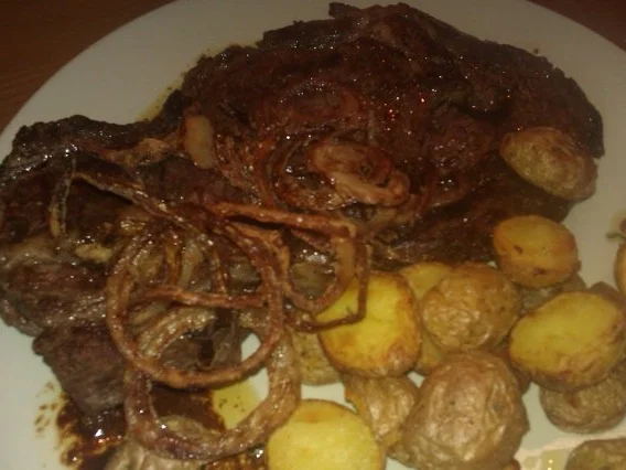 Rib Eye Steak mit Röstzwiebeln und Rosmarinkartoffeln - Rezept - Bild Nr. 8