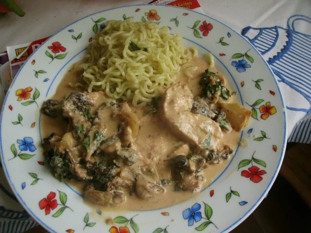 Rezept: Nudeln in Pilzrahmsauce Bild Nr. 4 Nudeln in Pilzrahmsauce - Rezept - Bild Nr. 4