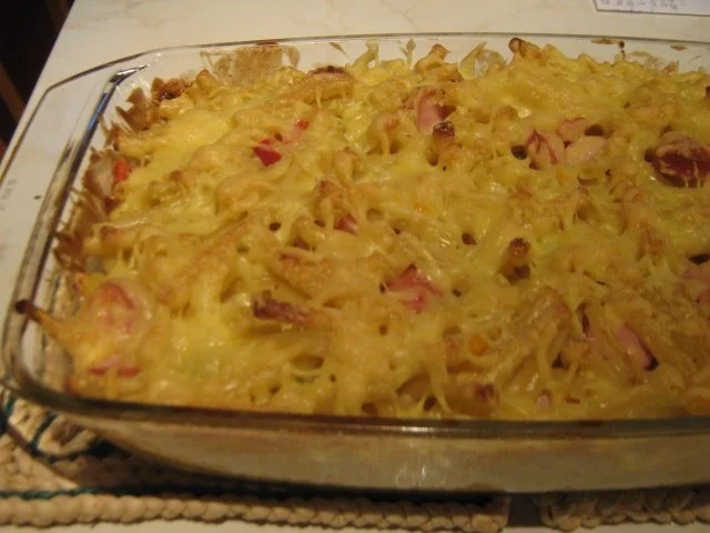 Rezept: bunter Nudelauflauf mit Würstchen Bild Nr. 3 bunter Nudelauflauf mit Würstchen - Rezept - Bild Nr. 3