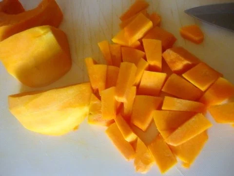 Kürbis Suppe auf Sauermilch-Apfelbasis - Rezept - Bild Nr. 3