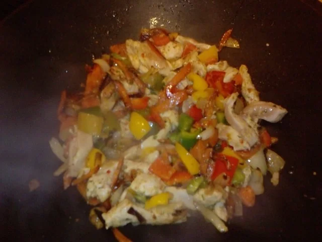 Rezept: I´LL BE-BACK-WOKPFANNE KOKOS-HÄHNCHENFLEISCH MIT LECKEREM GEMÜSE Bild Nr. 6 I´LL BE-BACK-WOKPFANNE KOKOS-HÄHNCHENFLEISCH MIT LECKEREM GEMÜSE - Rezept - Bild Nr. 6