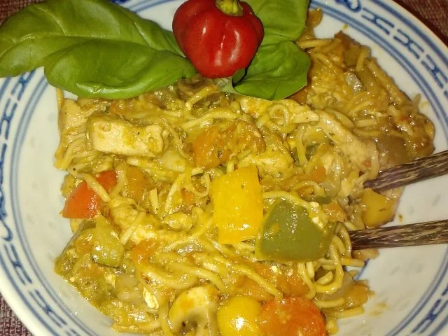 Rezept: I´LL BE-BACK-WOKPFANNE KOKOS-HÄHNCHENFLEISCH MIT LECKEREM GEMÜSE Bild Nr. 9 I´LL BE-BACK-WOKPFANNE KOKOS-HÄHNCHENFLEISCH MIT LECKEREM GEMÜSE - Rezept - Bild Nr. 9