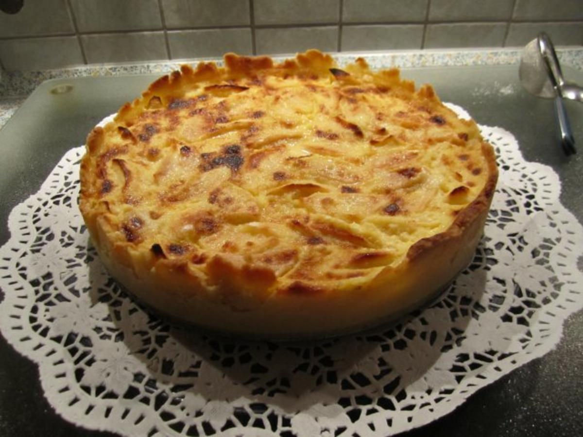 Schweizer Apfelkuchen mit Sahneguss - einfach - 260 kcal/100g