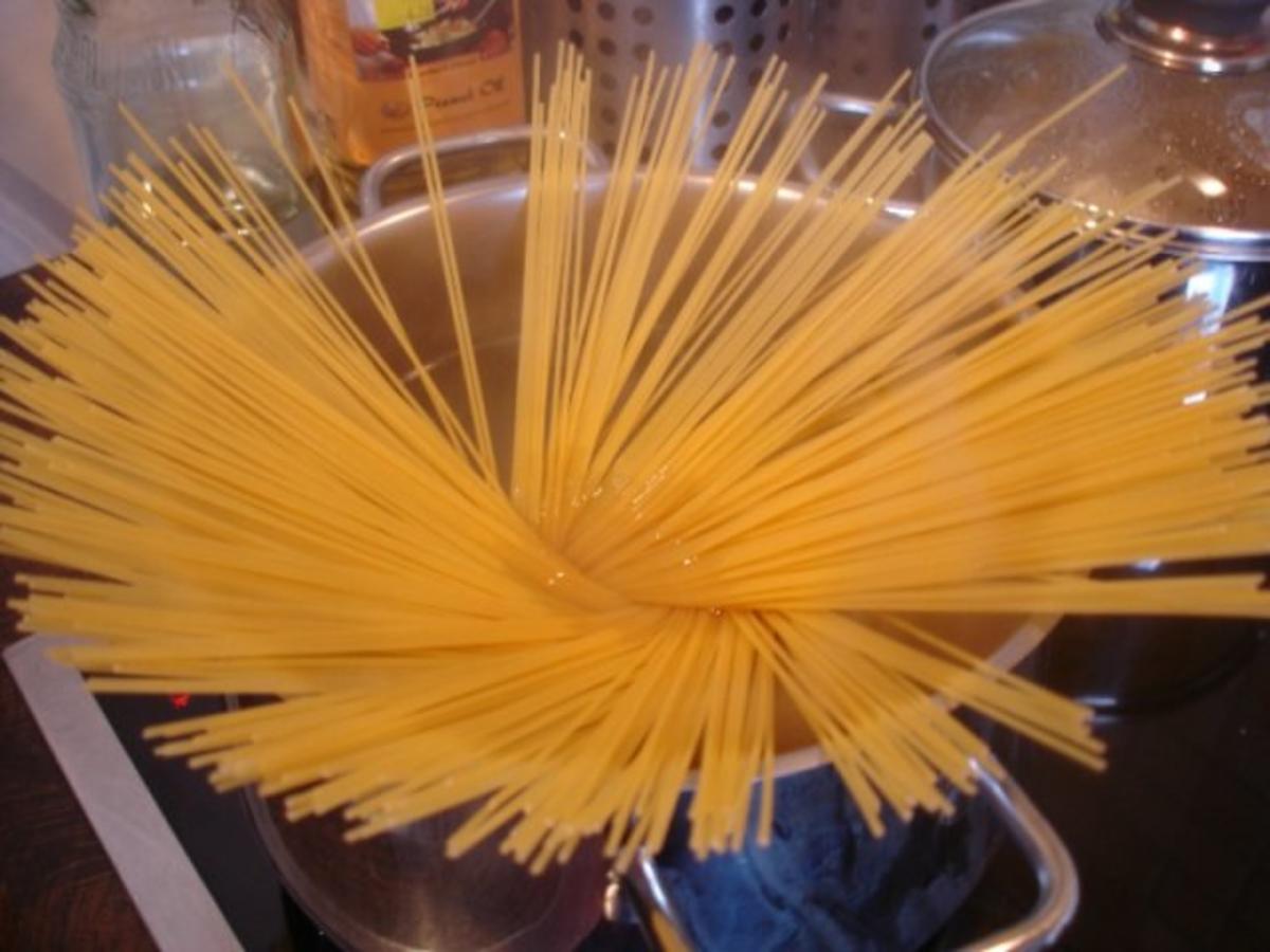 Spaghettinis mit Waldpilzsauce - Rezept - Bild Nr. 6