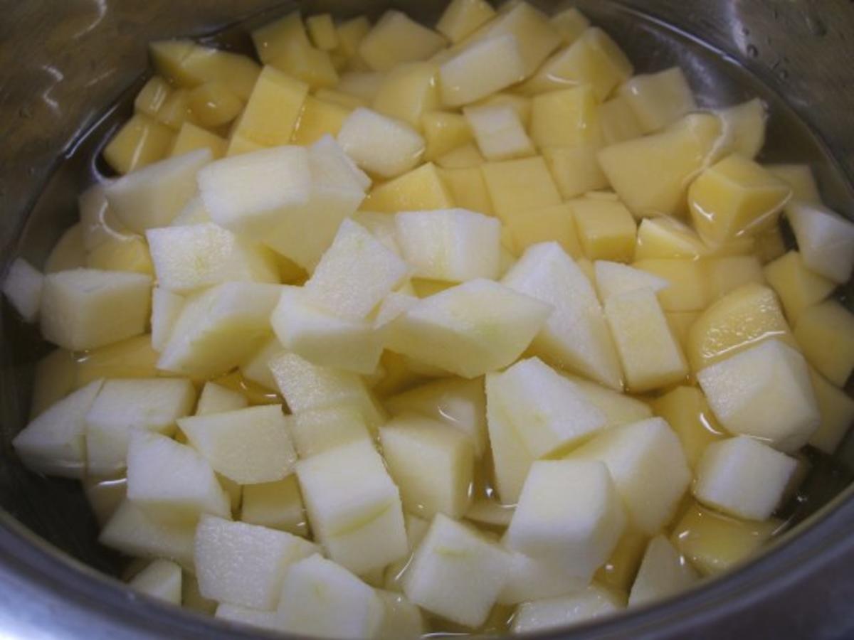 Kartoffeln: Fruchtiger Kartoffelbrei mit Zwiebel-Speck-Krönung - Rezept - Bild Nr. 3
