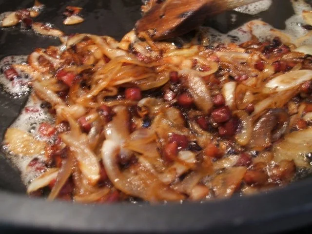 Kartoffeln: Fruchtiger Kartoffelbrei mit Zwiebel-Speck-Krönung - Rezept - Bild Nr. 7