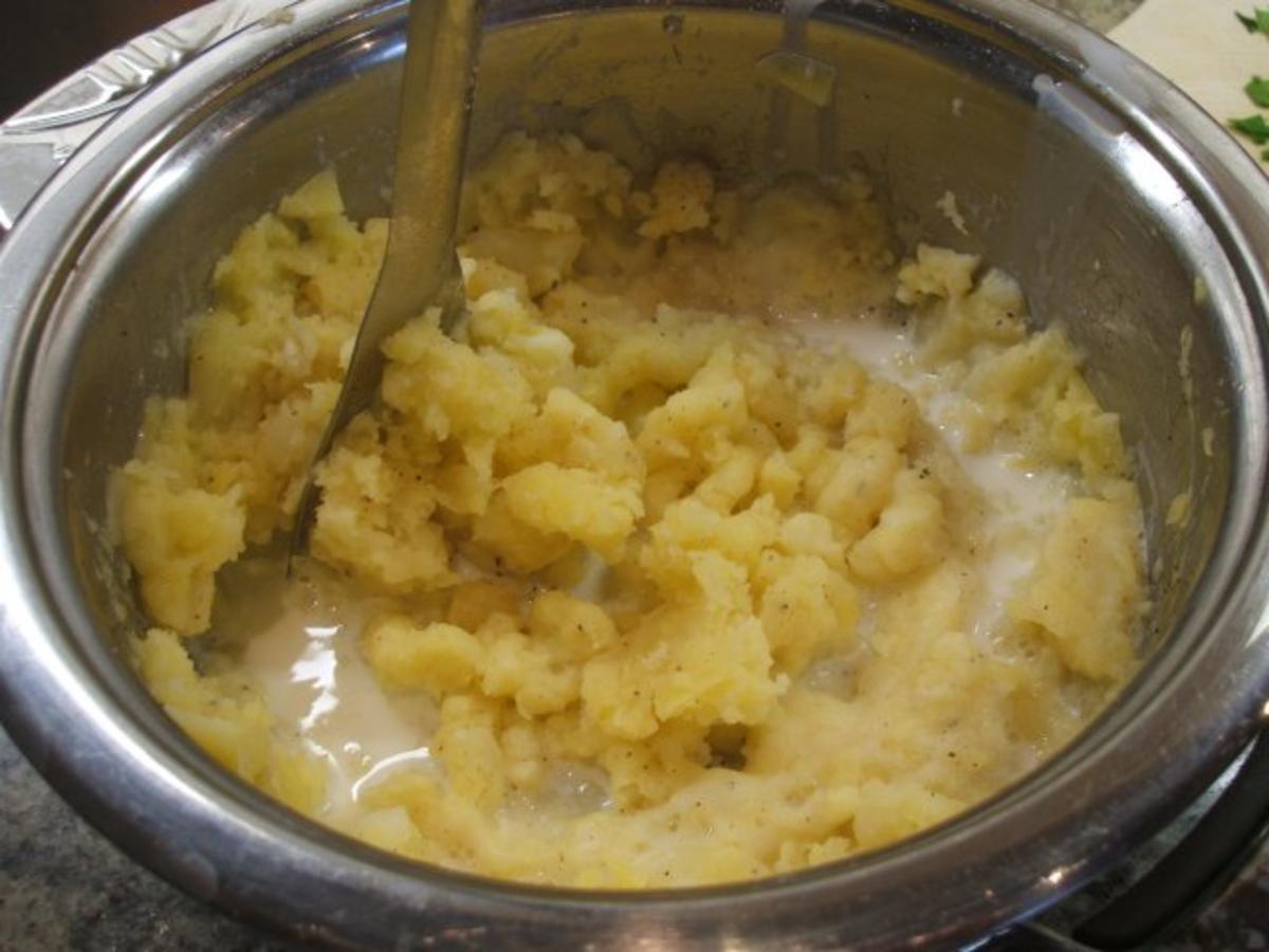 Kartoffeln: Fruchtiger Kartoffelbrei mit Zwiebel-Speck-Krönung - Rezept - Bild Nr. 5
