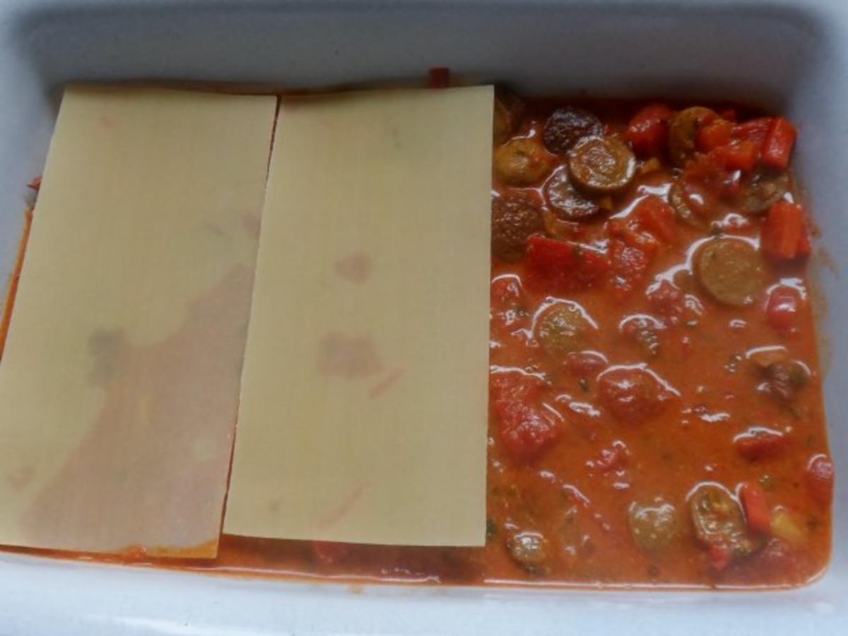 Würzige Vier-Käse-Lasagne mit Würstchen und Paprika - Rezept - Bild Nr. 12
