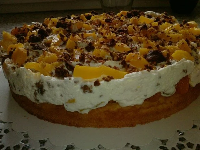 Pfirsichtorte mit Choco Crossie - Rezept