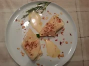 Crêpe mit karamellisierten Bananen, Cremefüllung und Zimtschaum - Rezept