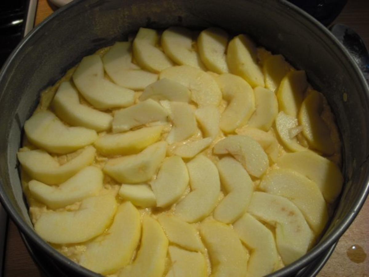 Marzipan-Apfelkuchen mit Zimt-Vanilleguss - Rezept - Bild Nr. 4