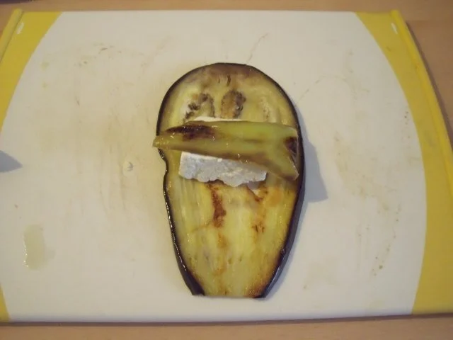 Schafskäseröllchen mit selbstgemachtem Paprikadip - Rezept - Bild Nr. 3