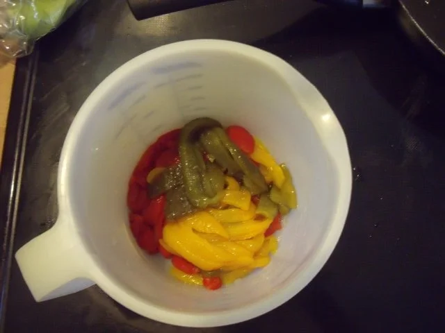 Schafskäseröllchen mit selbstgemachtem Paprikadip - Rezept - Bild Nr. 7