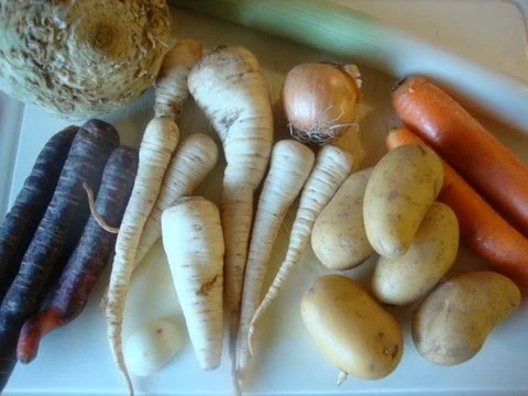 Rezept: Wurzelcremesuppe mit karamellisierten Maronen Bild Nr. 3 Wurzelcremesuppe mit karamellisierten Maronen - Rezept - Bild Nr. 3