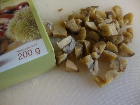 Rezept: Wurzelcremesuppe mit karamellisierten Maronen Bild Nr. 15 Wurzelcremesuppe mit karamellisierten Maronen - Rezept - Bild Nr. 15