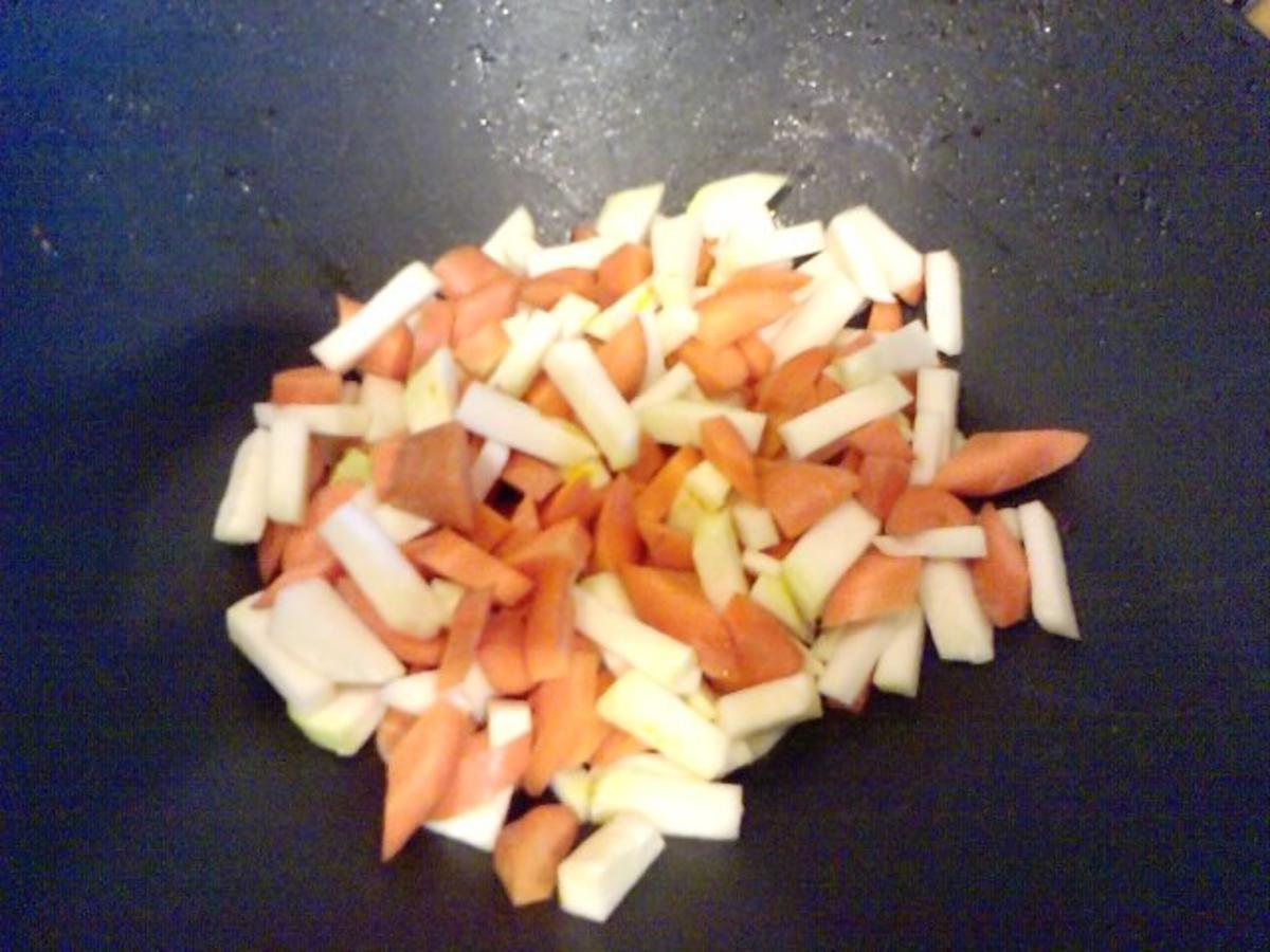 ROBAKOKAGE  Gebratene Rotbarschfilets mit Kohlrabi-Karottengemüse - Rezept - Bild Nr. 2