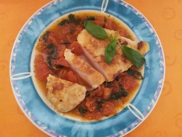 Hähnchenbrustfilets mit Tomatensauce - Rezept