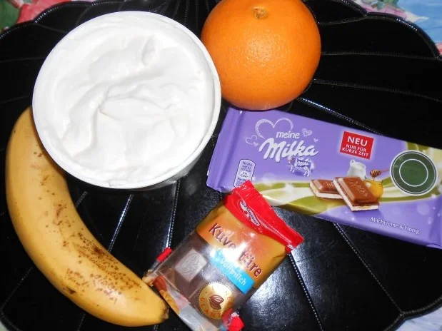 Rezept: Schoko-Quark-Nockerl mit Schoko-Früchten Bild Nr. 2 Schoko-Quark-Nockerl mit Schoko-Früchten - Rezept - Bild Nr. 2