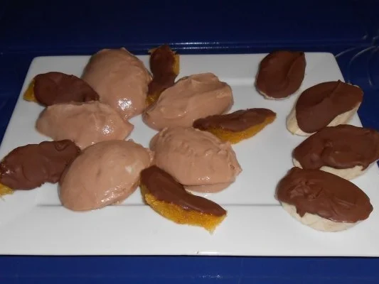 Rezept: Schoko-Quark-Nockerl mit Schoko-Früchten Bild Nr. 13 Schoko-Quark-Nockerl mit Schoko-Früchten - Rezept - Bild Nr. 13