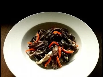 Schwarze Tagliatelle mit Perlpilzen - Rezept - Bild Nr. 10