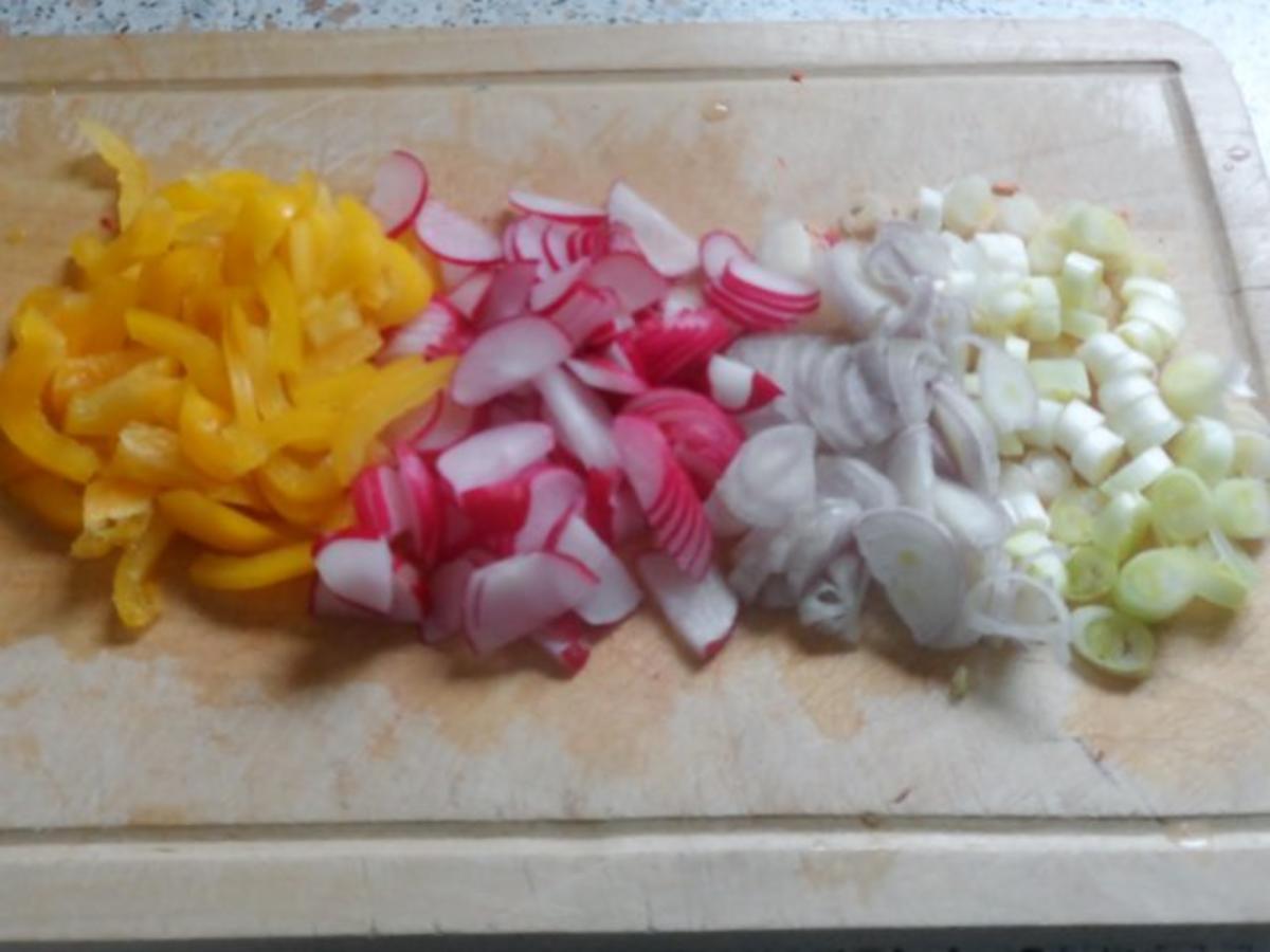 Salate: Bunter Leberkäse-Salat mit Orangen-Senf-Dressing - Rezept - Bild Nr. 3